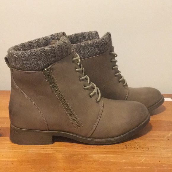 Brown ankle boots - Picture 2 of 4